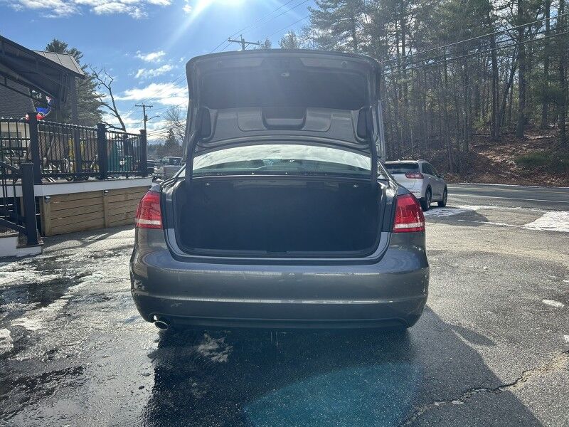 2013 Volkswagen Passat SE - FLORIDA CAR - RUST FREE - WELL MAINTAINED Whitinsville MA
