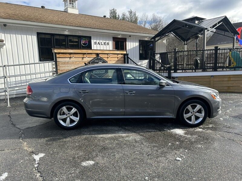 2013 Volkswagen Passat SE - FLORIDA CAR - RUST FREE - WELL MAINTAINED Whitinsville MA