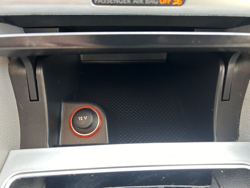 2013 Volkswagen Passat SE - FLORIDA CAR - RUST FREE - WELL MAINTAINED Webster MA