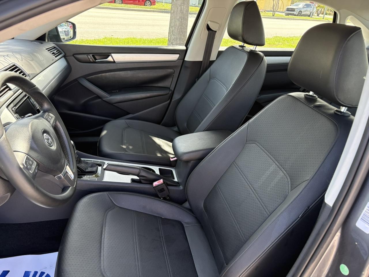 2013 Volkswagen Passat SE w/Sunroof & Nav Fort Pierce FL