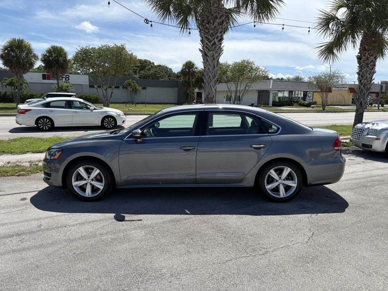 2013 Volkswagen Passat SE w/Sunroof & Nav Fort Pierce FL