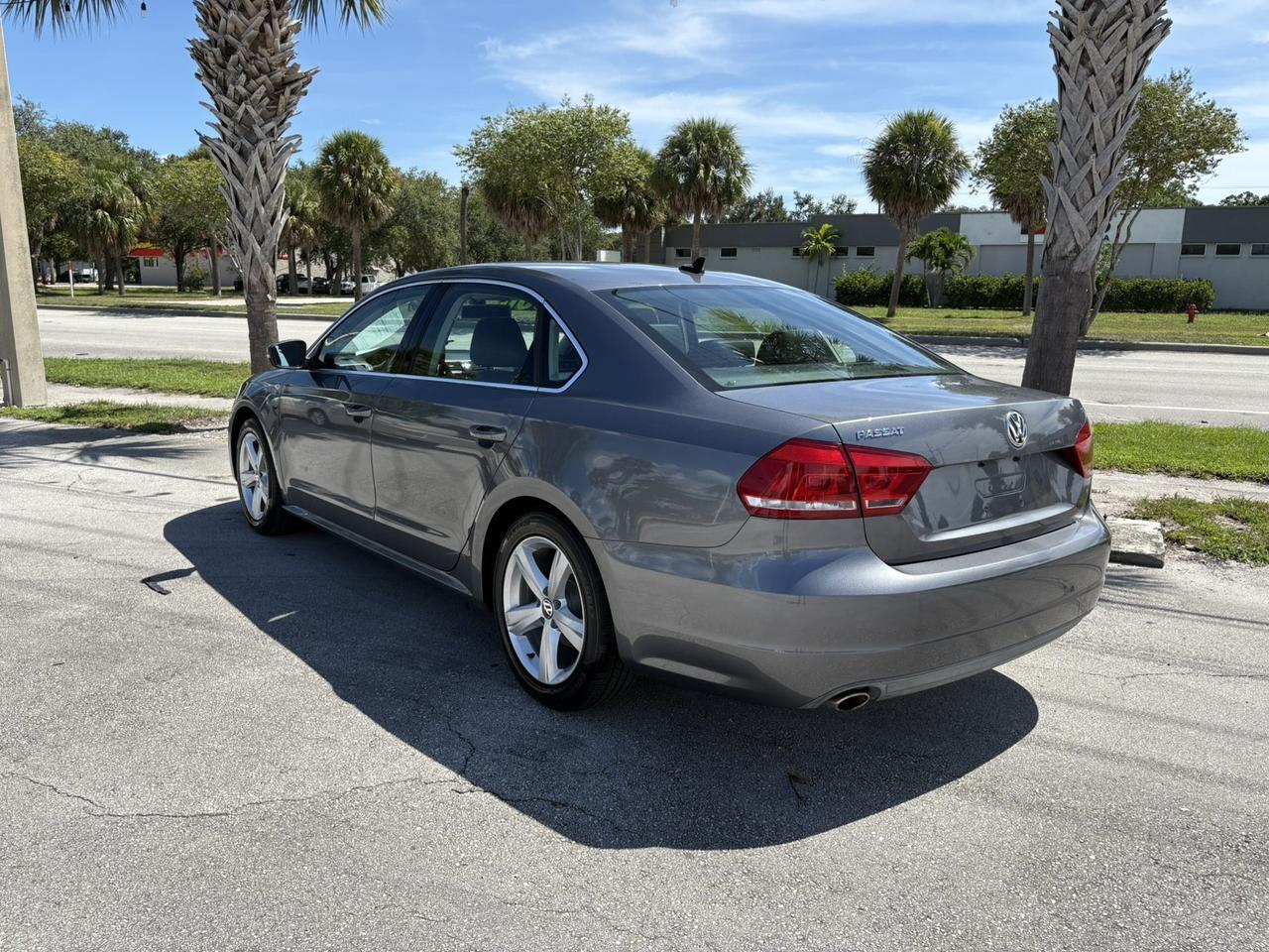 2013 Volkswagen Passat SE w/Sunroof & Nav Fort Pierce FL