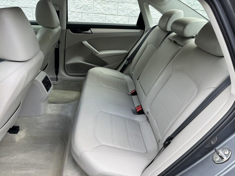 2013 Volkswagen Passat TDI SE w/Sunroof & Nav Willow Grove PA