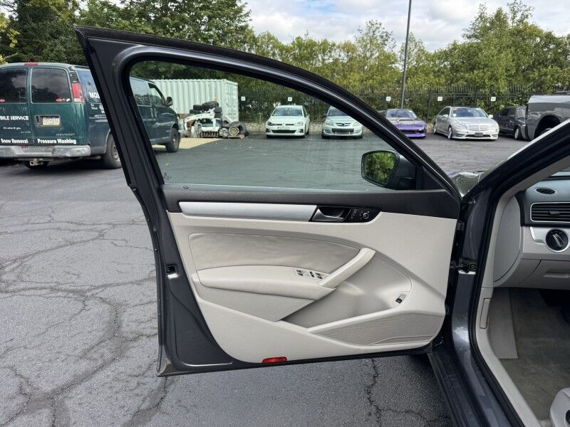 2013 Volkswagen Passat TDI SE w/Sunroof & Nav Willow Grove PA