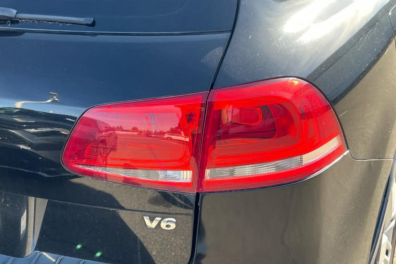 2013 Volkswagen Touareg Sport