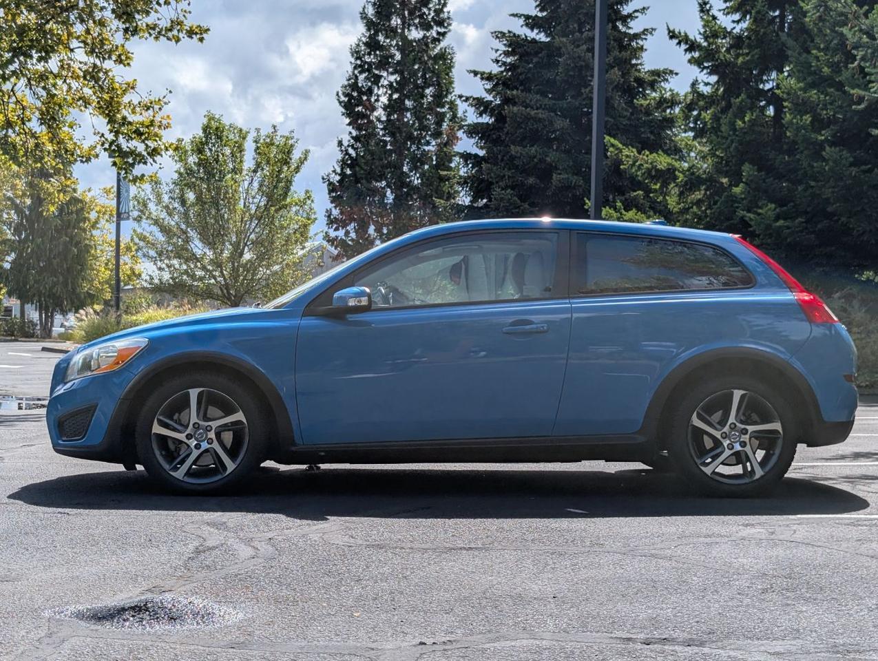 2013 Volvo C30 T5 Premier Plus | 6-Speed Manual, Rebel Blue, One Local Owner, Overseas Delivery Portland OR