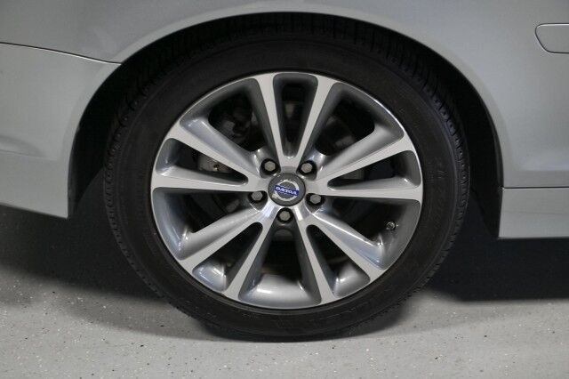2013 Volvo T5 Premier Plus 2dr Convertible Chicago IL