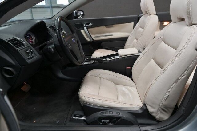 2013 Volvo T5 Premier Plus 2dr Convertible Chicago IL