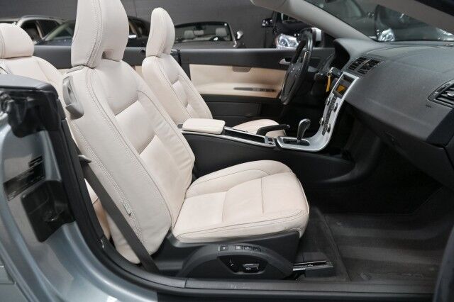2013 Volvo T5 Premier Plus 2dr Convertible Chicago IL
