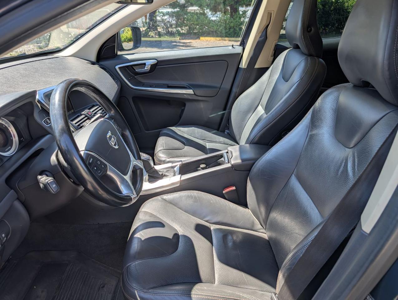 2013 Volvo XC60 T6 AWD Premier w/High Performance Audio, Moon Roof, Leather Interior & Heated Seats Portland OR