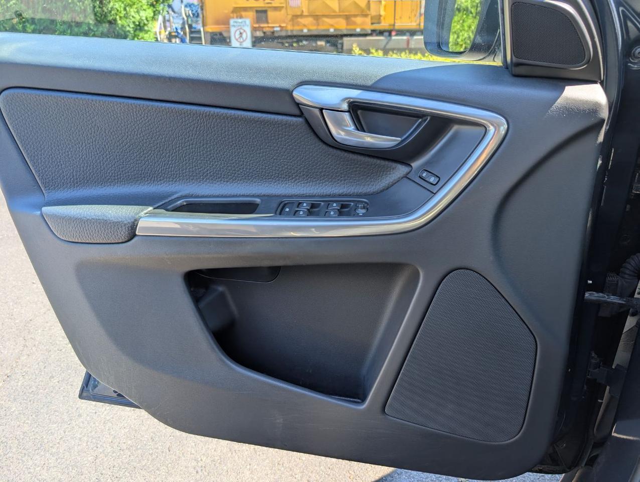 2013 Volvo XC60 T6 AWD Premier w/High Performance Audio, Moon Roof, Leather Interior & Heated Seats Portland OR