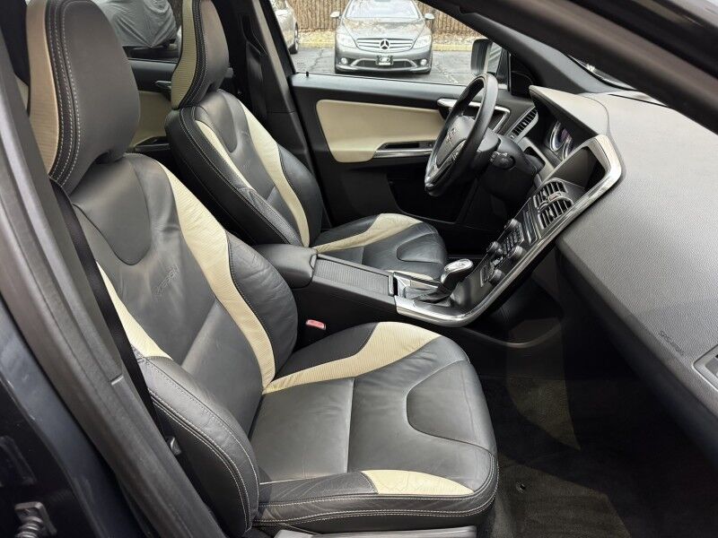 2013 Volvo XC60 T6 R-Design Premier Plus Willow Grove PA