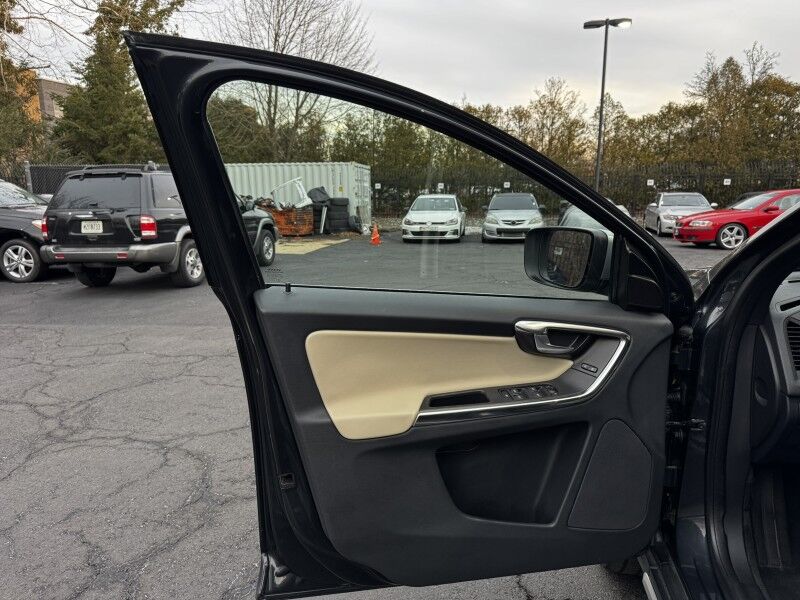 2013 Volvo XC60 T6 R-Design Premier Plus Willow Grove PA