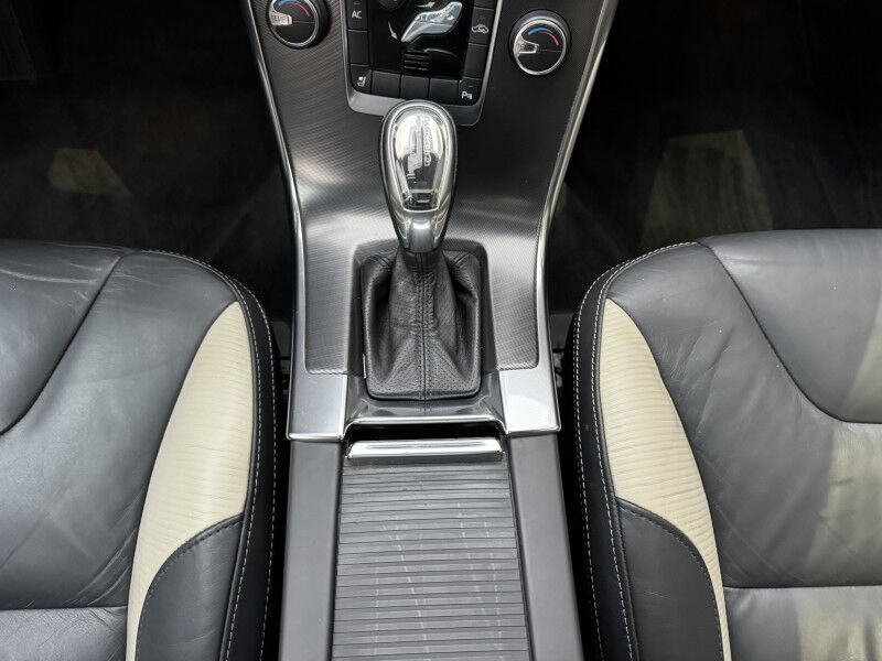 2013 Volvo XC60 T6 R-Design Premier Plus Willow Grove PA