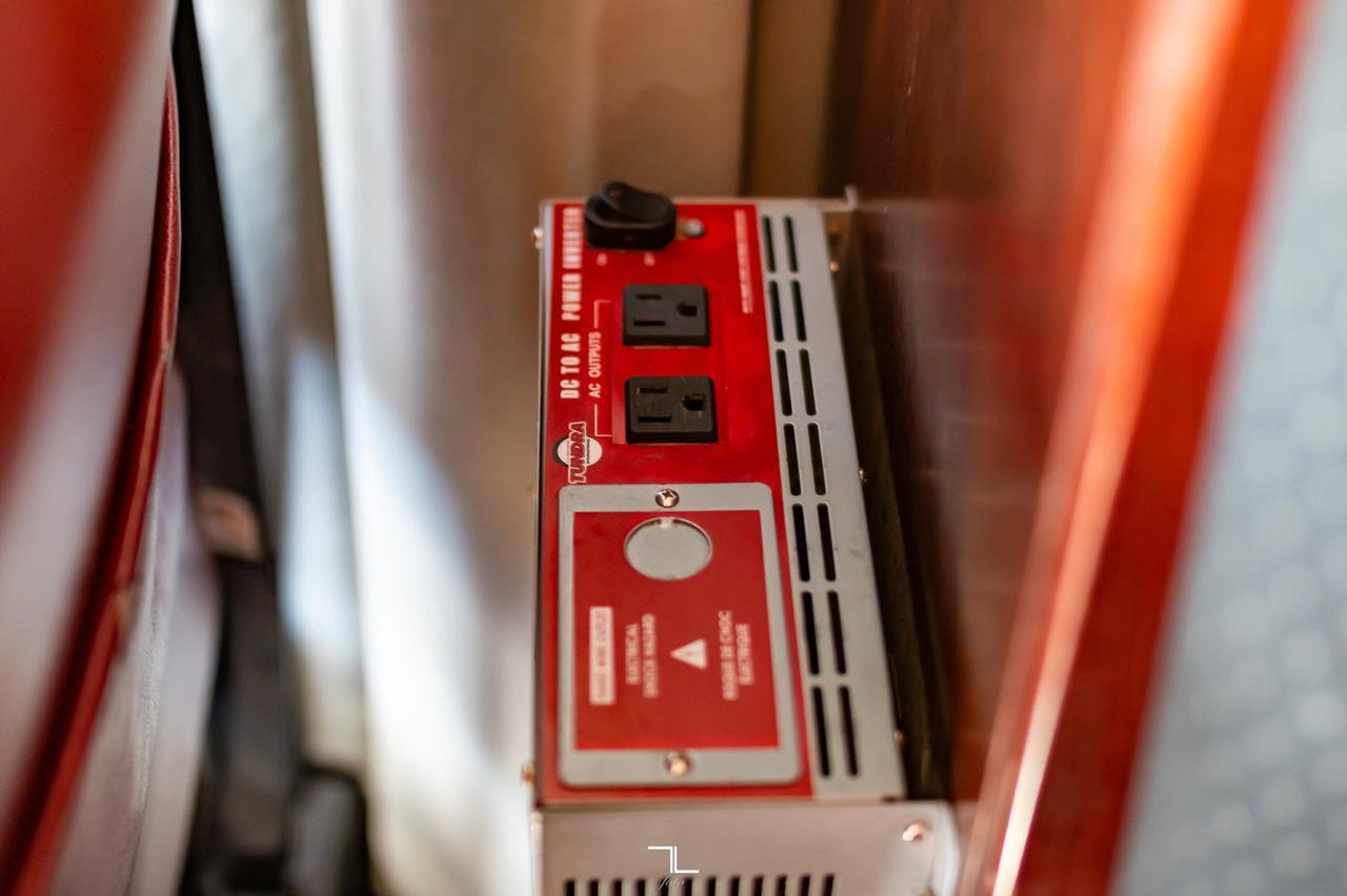 2013 Western Star 4900 SF Tractor Sleeper Heavy Spec Red Deer AB