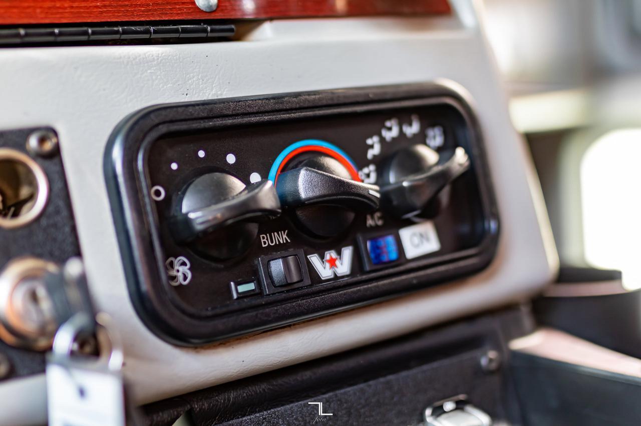 2013 Western Star 4900 SF Tractor Sleeper Heavy Spec Red Deer AB