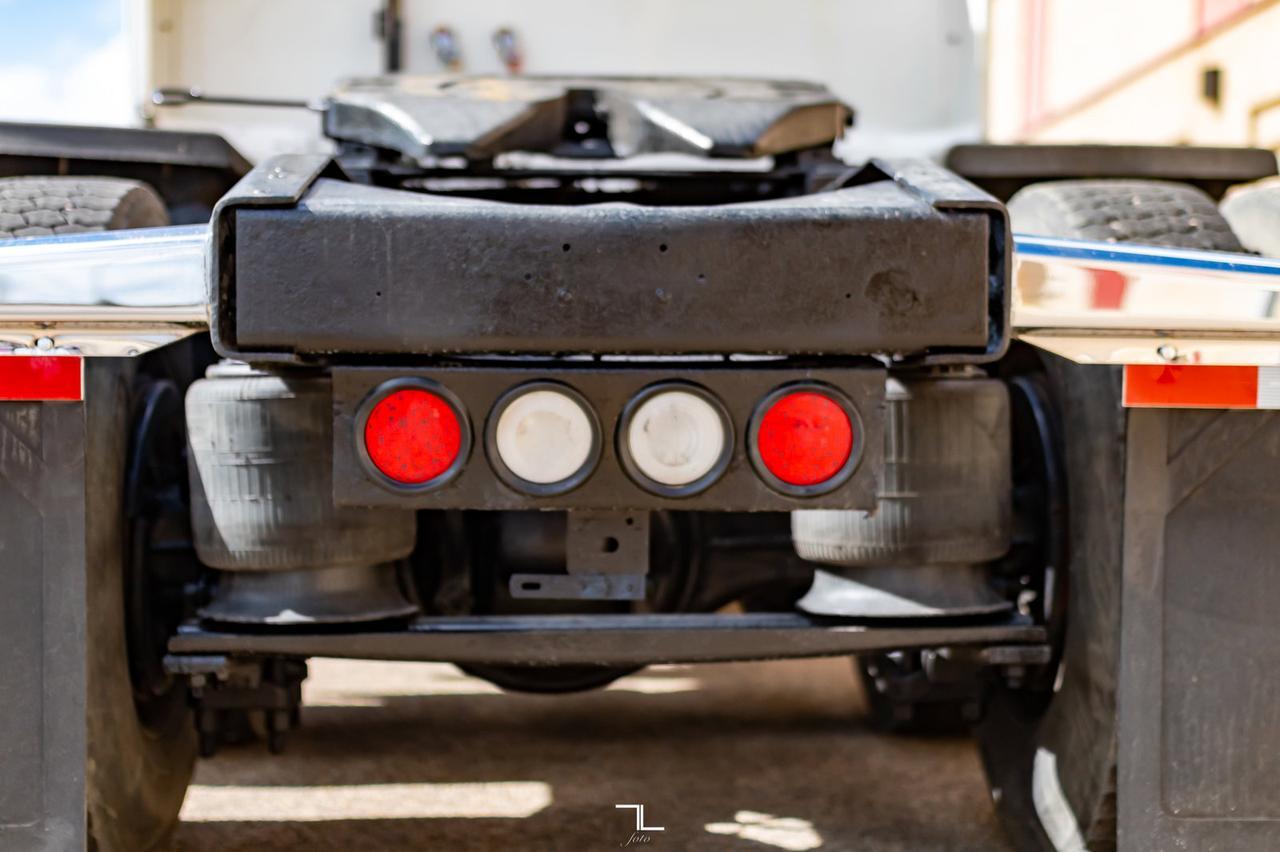 2013 Western Star 4900 SF Tractor Sleeper Heavy Spec Red Deer AB