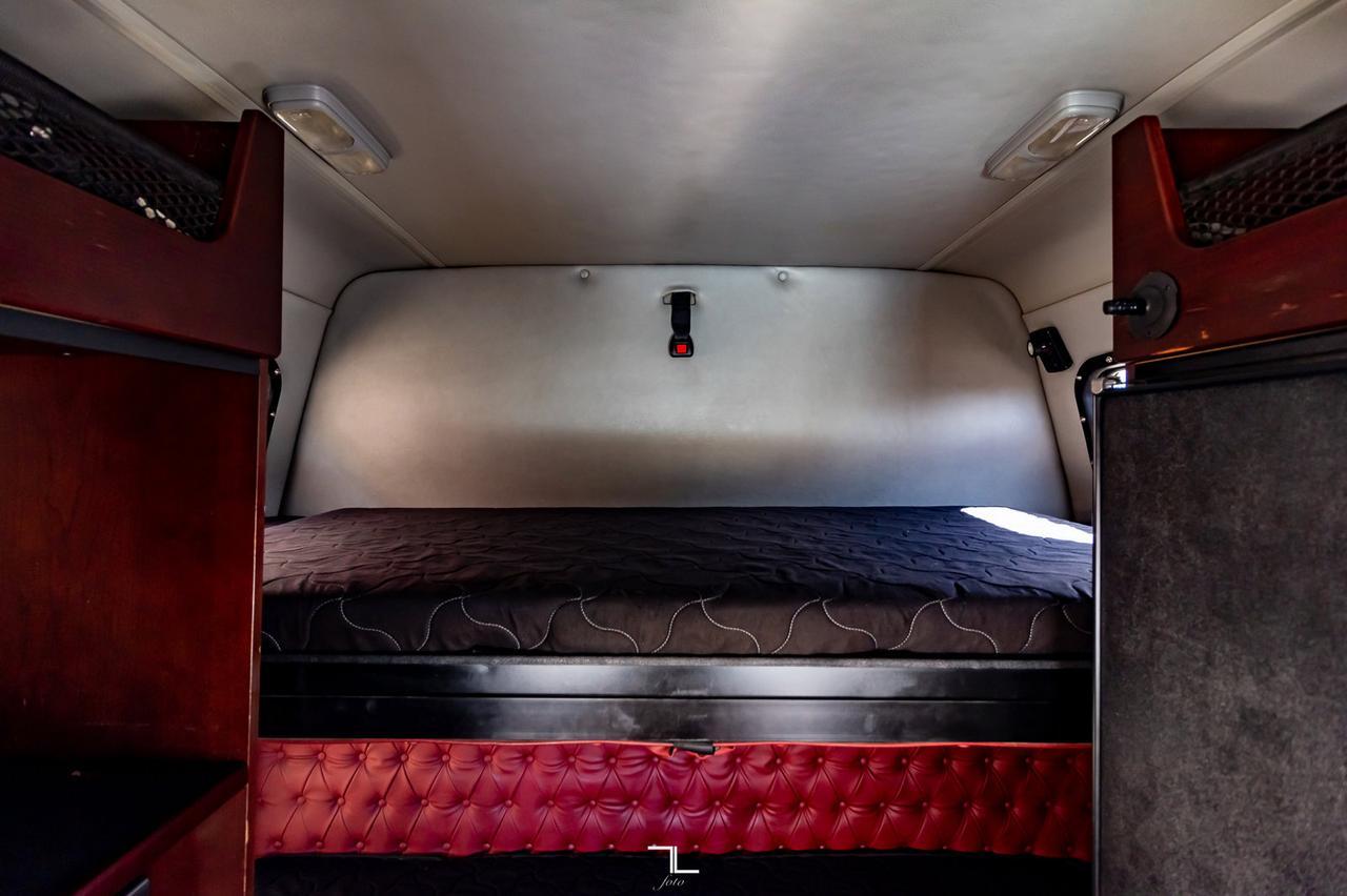 2013 Western Star 4900 SF Tractor Sleeper Heavy Spec Red Deer AB