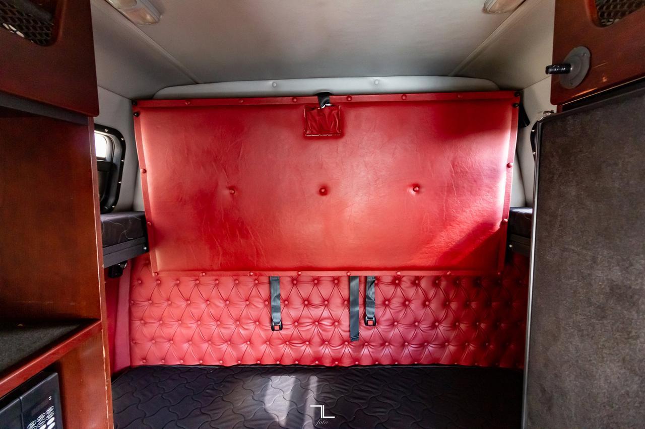 2013 Western Star 4900 SF Tractor Sleeper Heavy Spec Red Deer AB