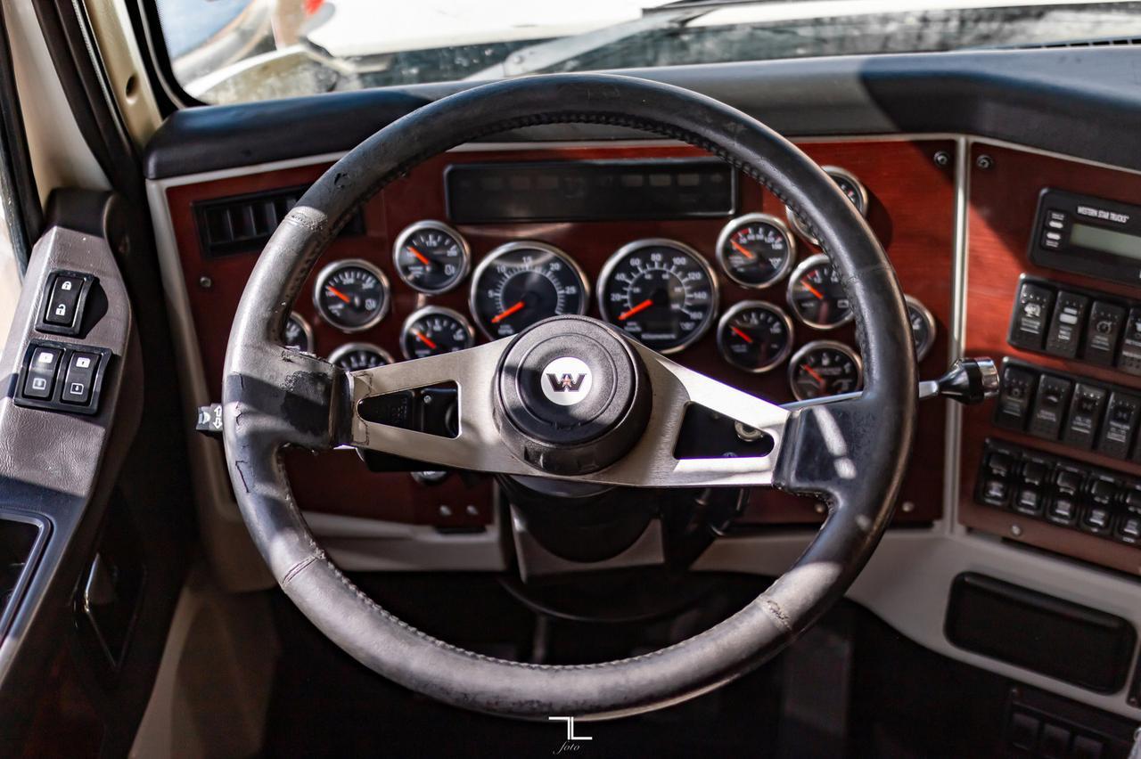 2013 Western Star 4900 SF Tractor Sleeper Heavy Spec Red Deer AB