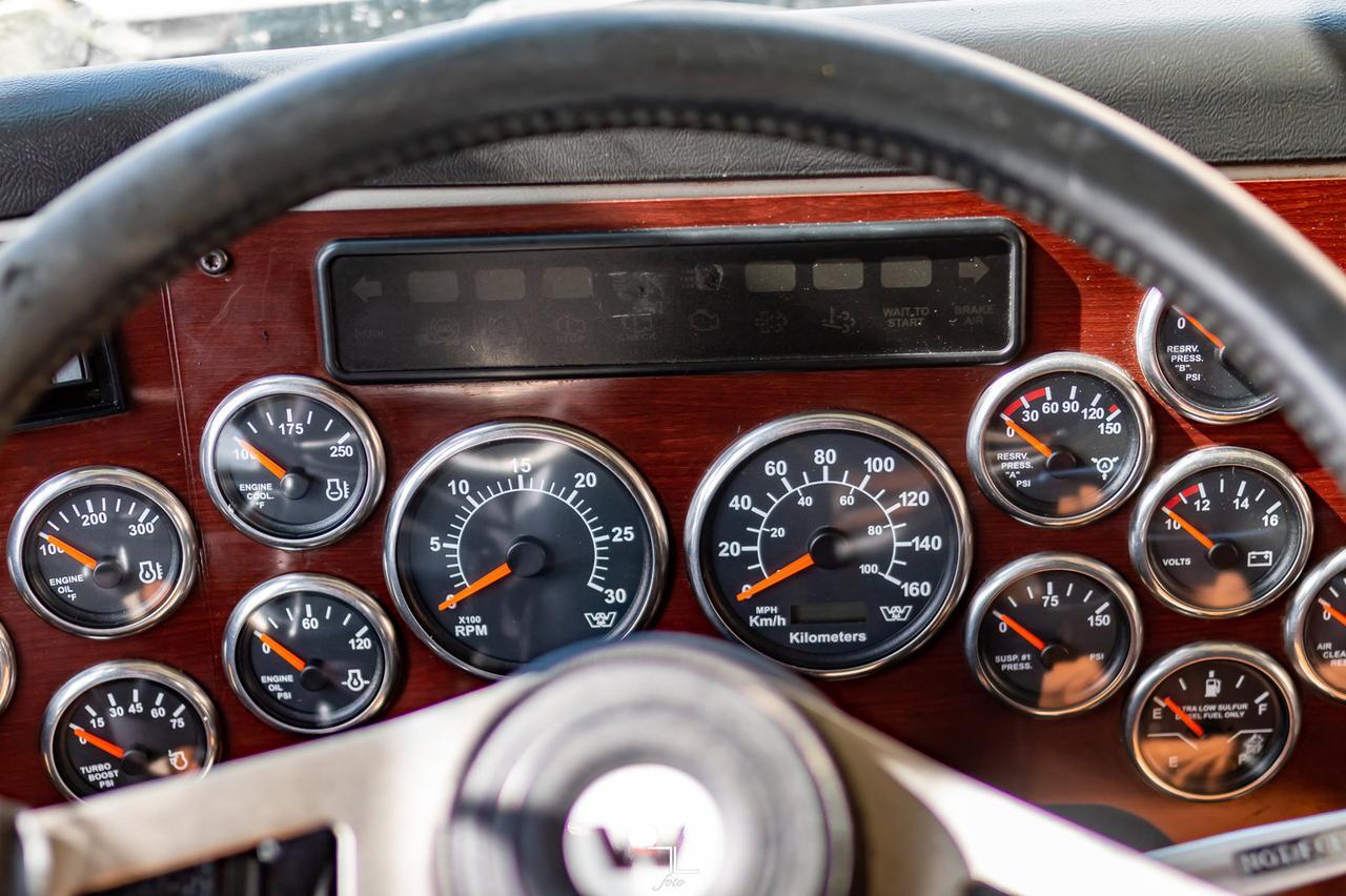 2013 Western Star 4900 SF Tractor Sleeper Heavy Spec Red Deer AB