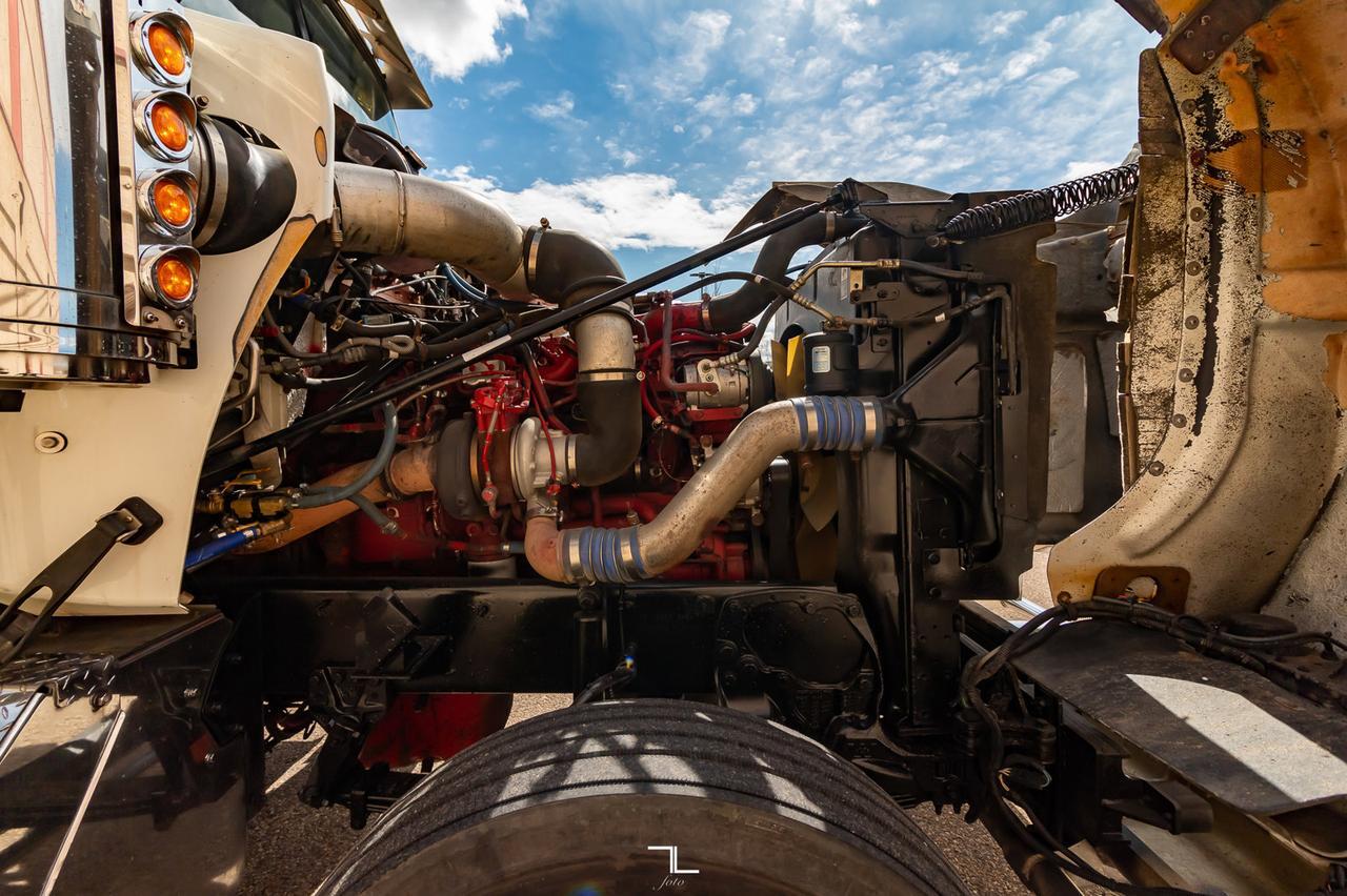 2013 Western Star 4900 SF Tractor Sleeper Heavy Spec Red Deer AB