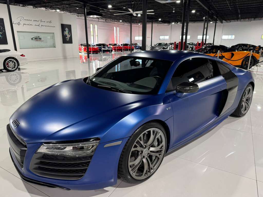 2014 Audi R8 V10 plus