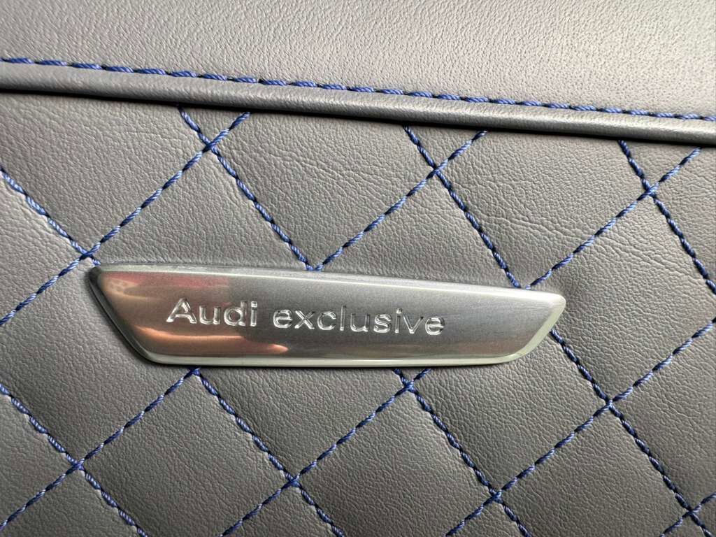 2014 Audi R8 V10 plus Sepang Blue Matte paint, Audi Exclusive interior, carbon galore AND MORE!! Fort Lauderdale FL