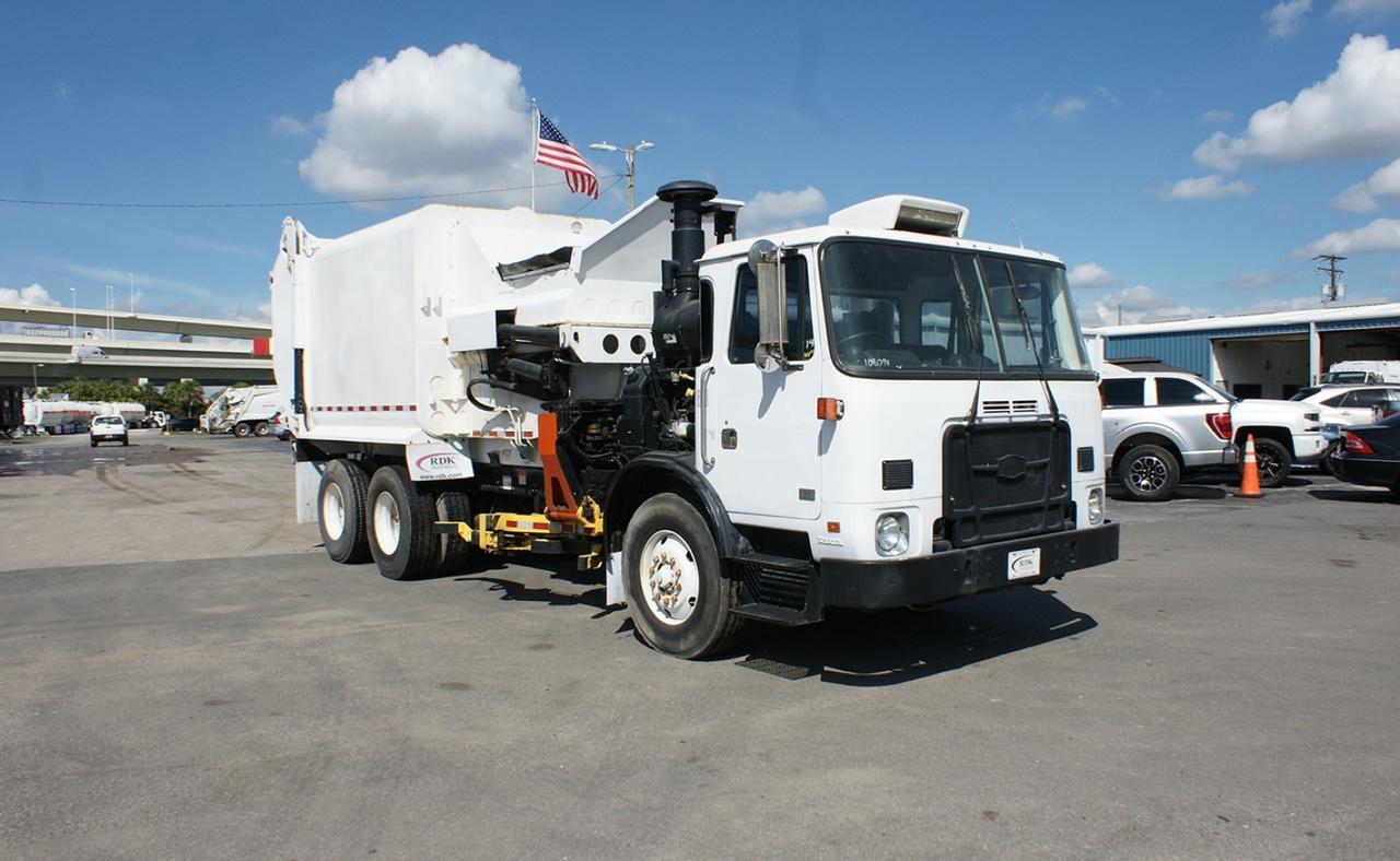 2014 Autocar ACX 27 yd Scorpion Side Loader Garbage Truck