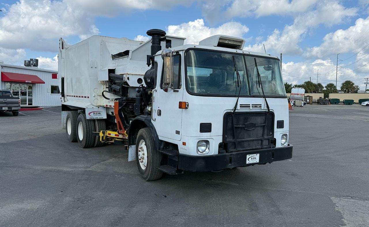 2014 Autocar ACX 27 yd Scorpion Side Loader Garbage Truck