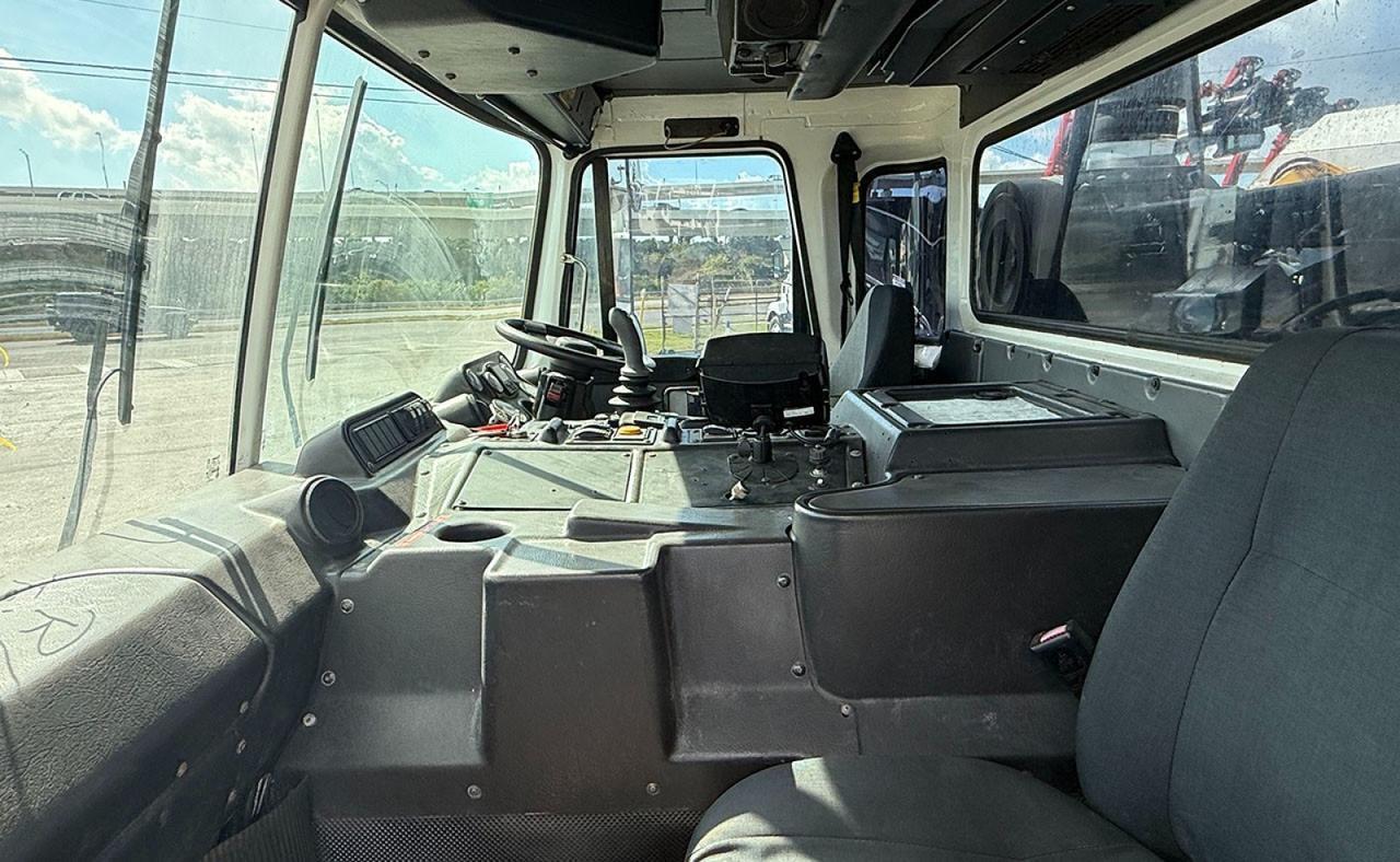 2014 Autocar ACX64 27 yd Scorpion Side Loader Garbage Truck Tampa FL