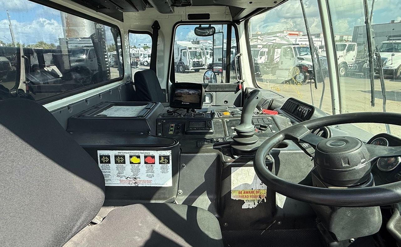 2014 Autocar ACX64 27 yd Scorpion Side Loader Garbage Truck Tampa FL