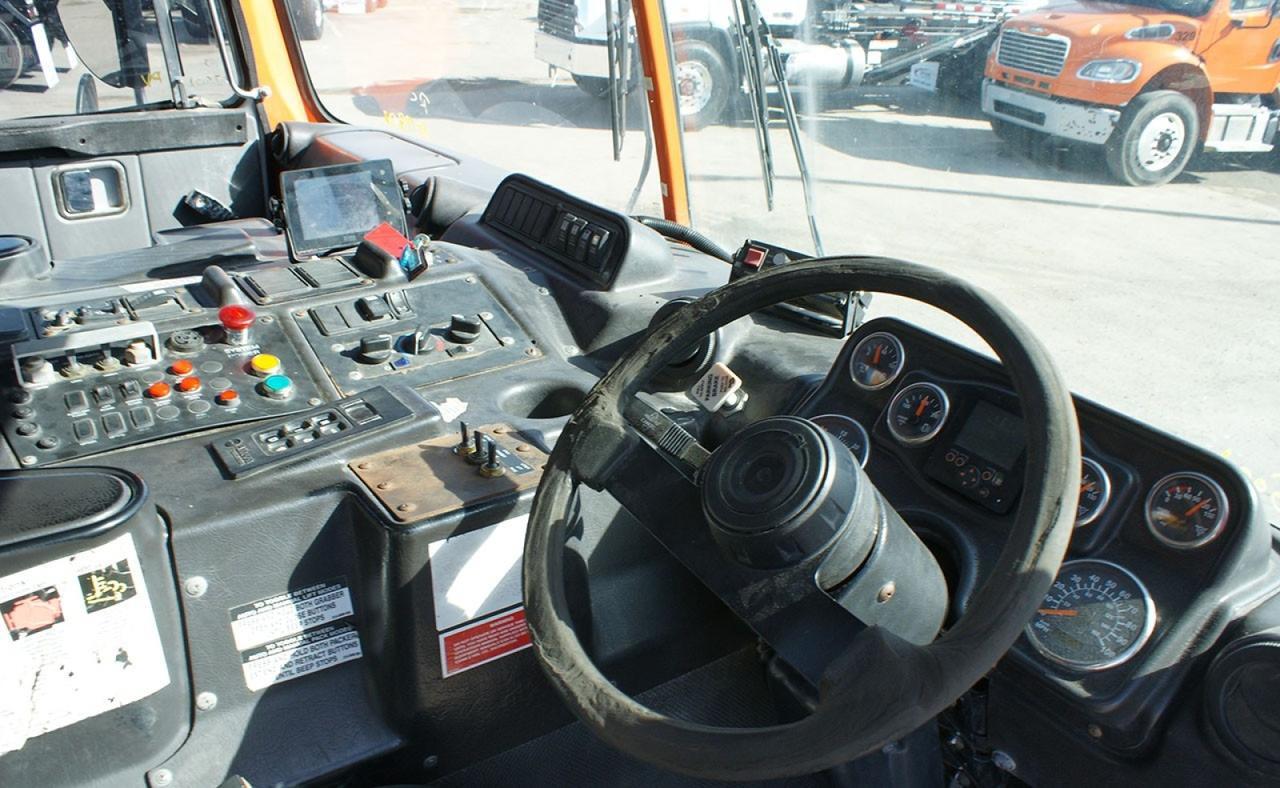 2014 Autocar ACX64 28 yard Heil Side Loader Garbage Truck Tampa FL