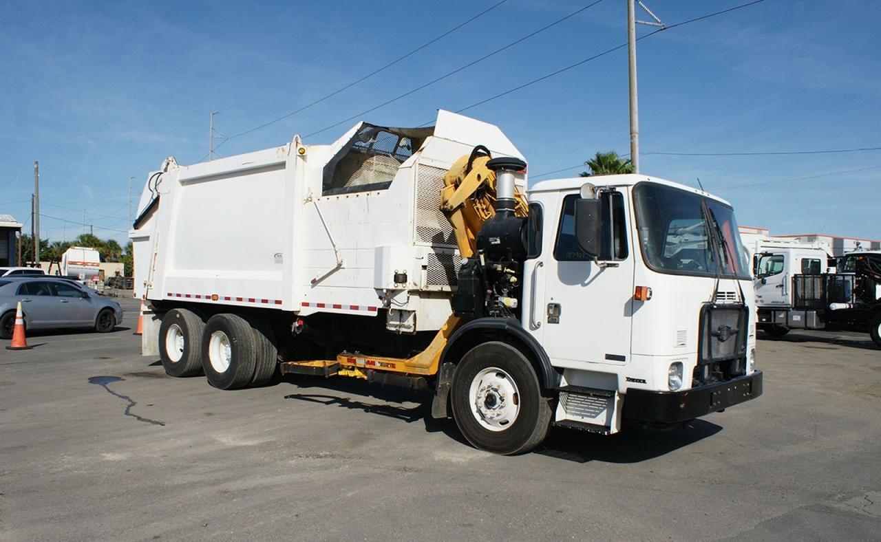 2014 Autocar ACX64 28 yd Heil Side Loader Garbage Truck