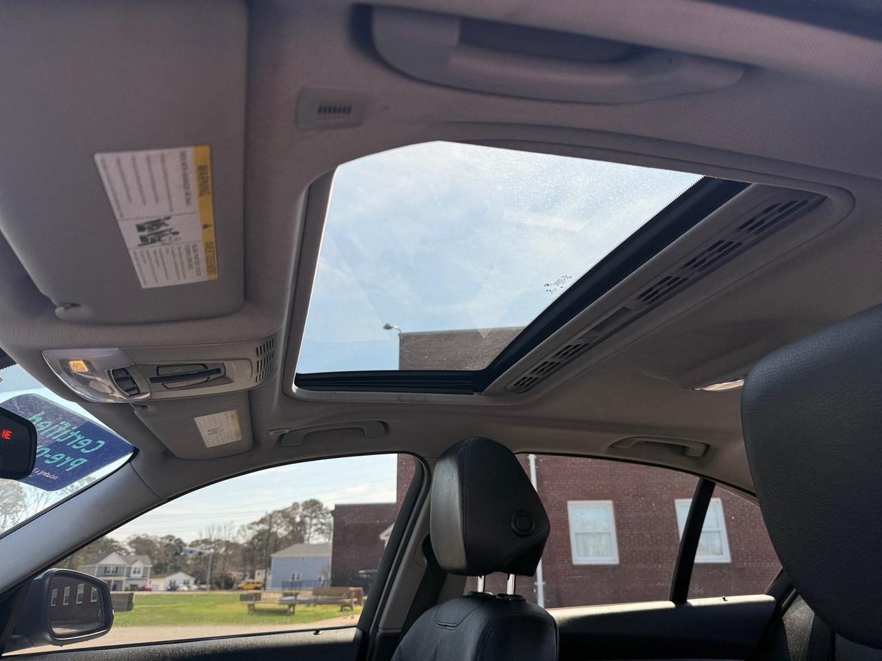 2014 BMW 3 Series 328i, HEATED SEATS, SUNROOF, BLUETOOTH, POWER MIRRORS, FLOOR MATS, AUTOMATIC HEADLIGHTS, COME AND TEST DRIVE THIS BMW 3 SERIES TODAY! Norfolk VA