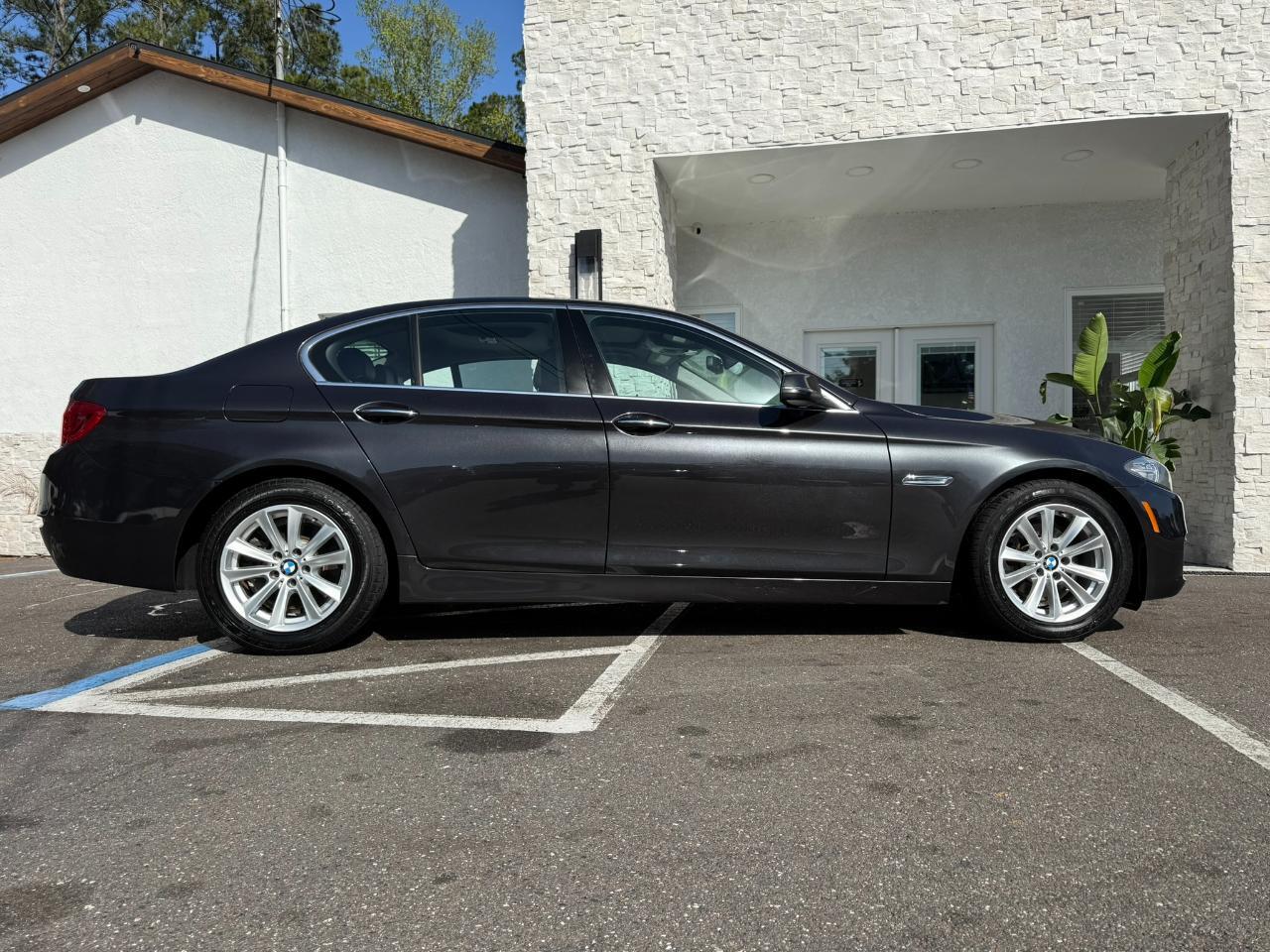 2014 BMW 5 Series 4dr Sdn 528i xDrive AWD Jacksonville FL