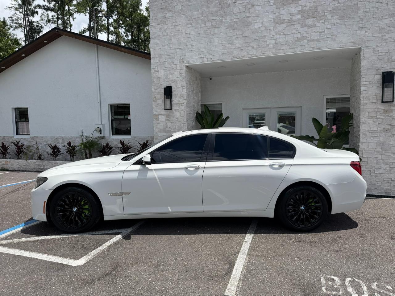2014 BMW 7 Series 4dr Sdn 740Li RWD