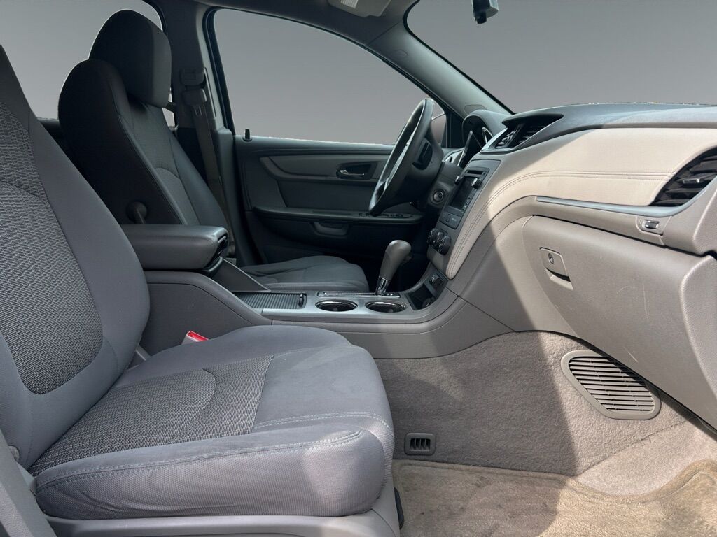 2014 CHEVROLET TRAVERSE LS Toledo OH