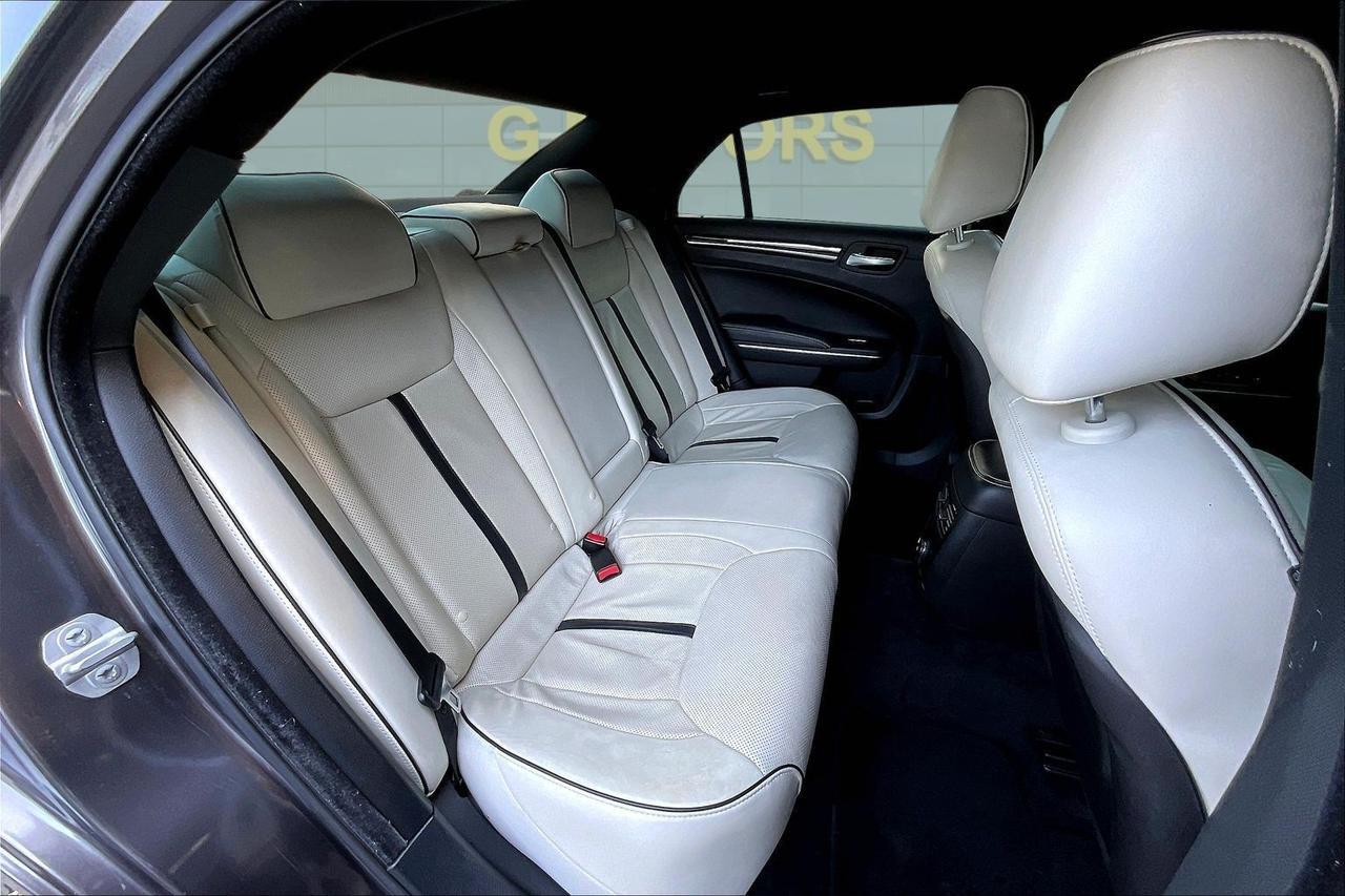 2014 CHRYSLER 300 Houston TX