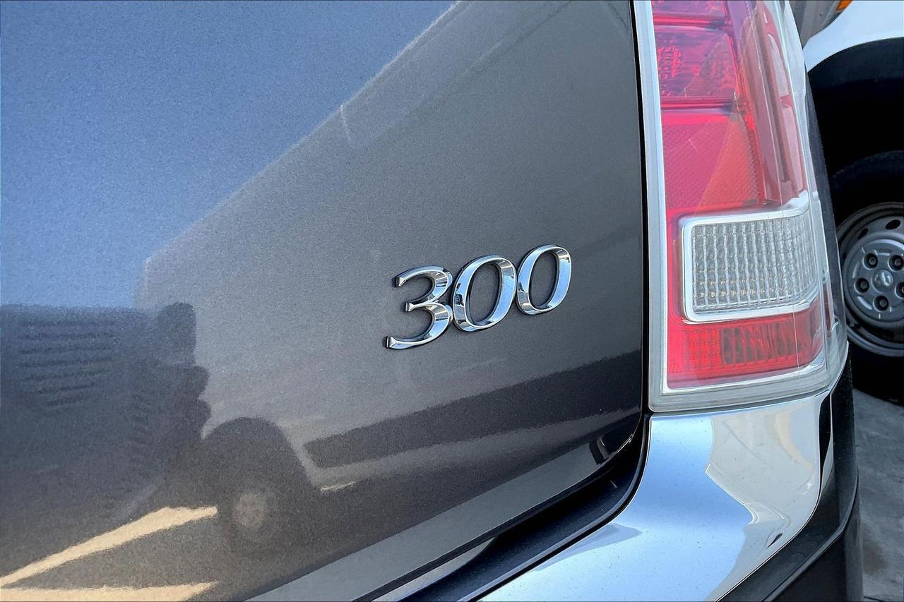 2014 CHRYSLER 300 Houston TX