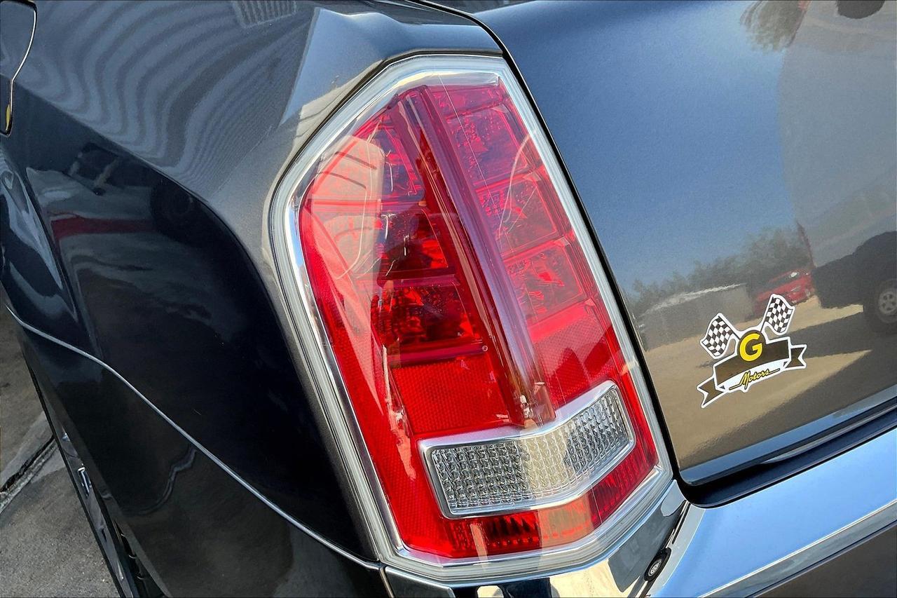 2014 CHRYSLER 300 Houston TX