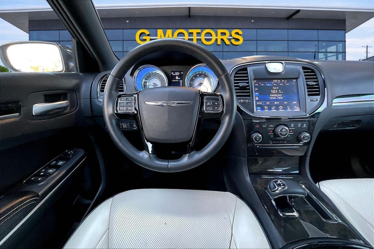 2014 CHRYSLER 300 Houston TX