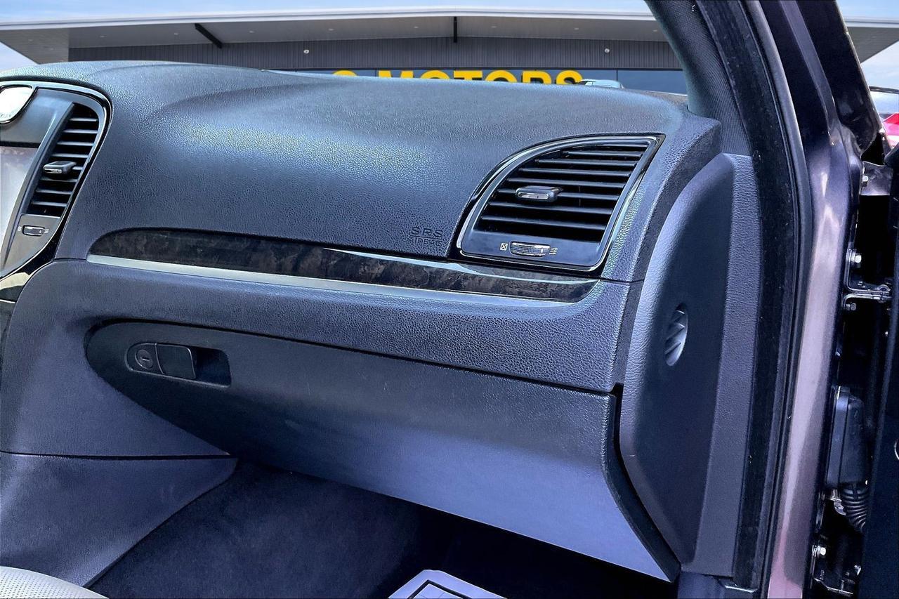 2014 CHRYSLER 300 Houston TX