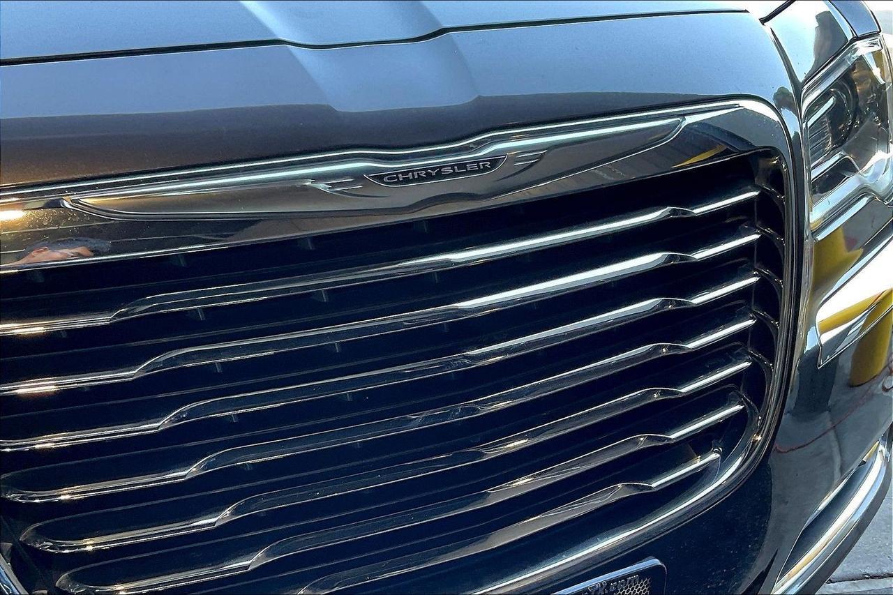 2014 CHRYSLER 300 Houston TX