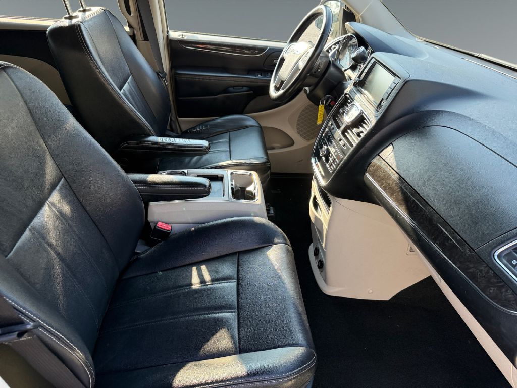 2014 CHRYSLER TOWN & COUNTRY TOURING Toledo OH
