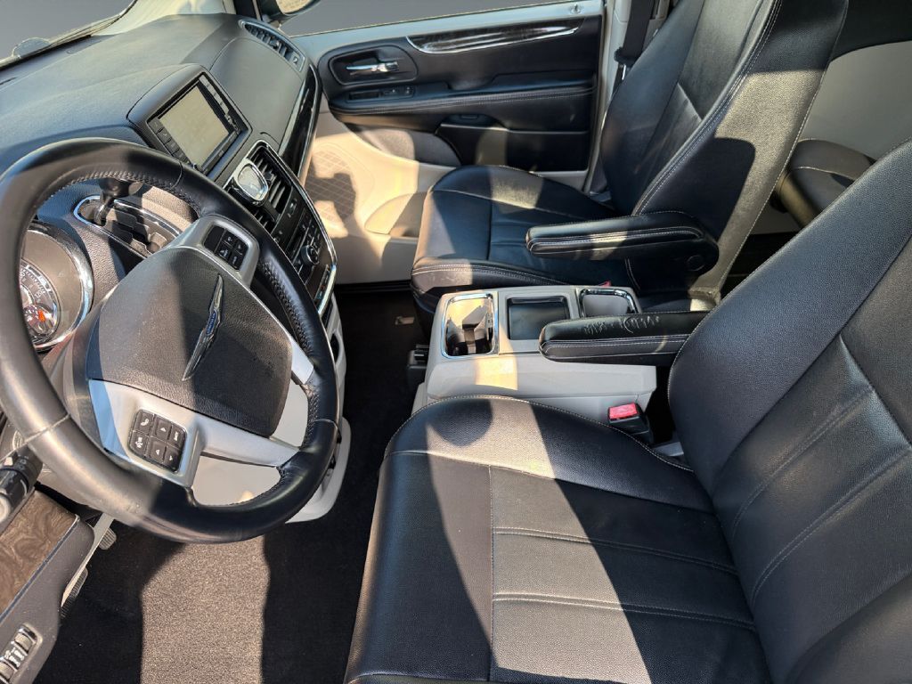 2014 CHRYSLER TOWN & COUNTRY TOURING Toledo OH