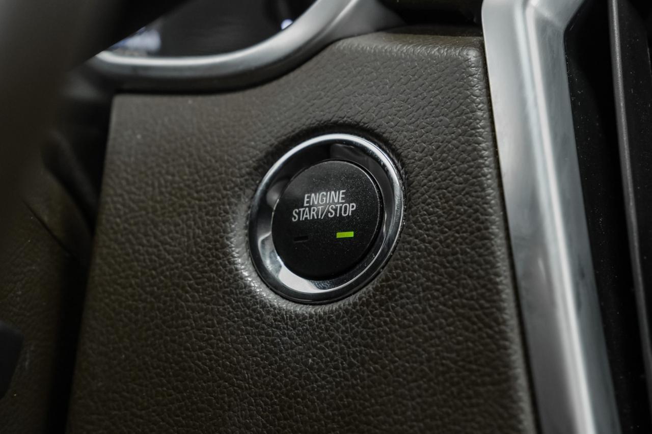 2014 Cadillac SRX LUXURY NAVIGATION PANORAMA LEATHER HEATED SEATS REAR CAMERA KEYLESS START BLUETOOTH Carrollton TX