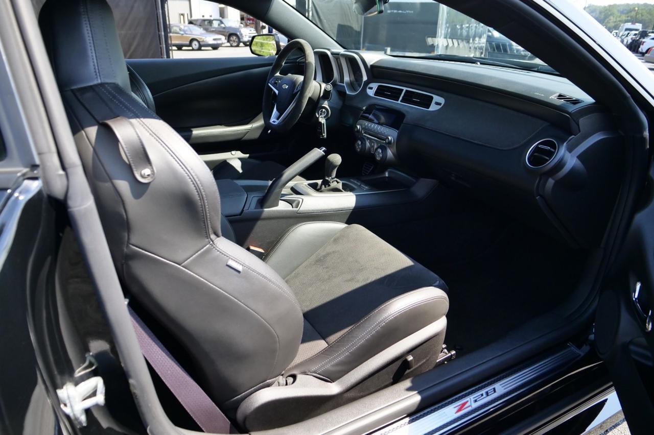 2014 Chevrolet Camaro Z/28 / Whipple Supercharger / Carbon Ceramic Brakes! Lincolnton NC