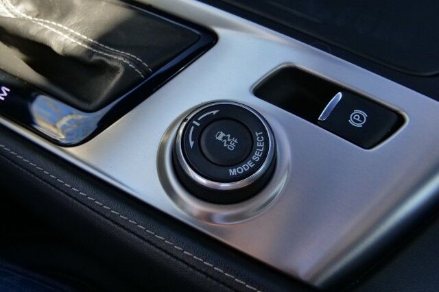 2014 Chevrolet Corvette Stingray Convertible 2LT / 6.2L V8 / Performance Exhaust! High Point NC