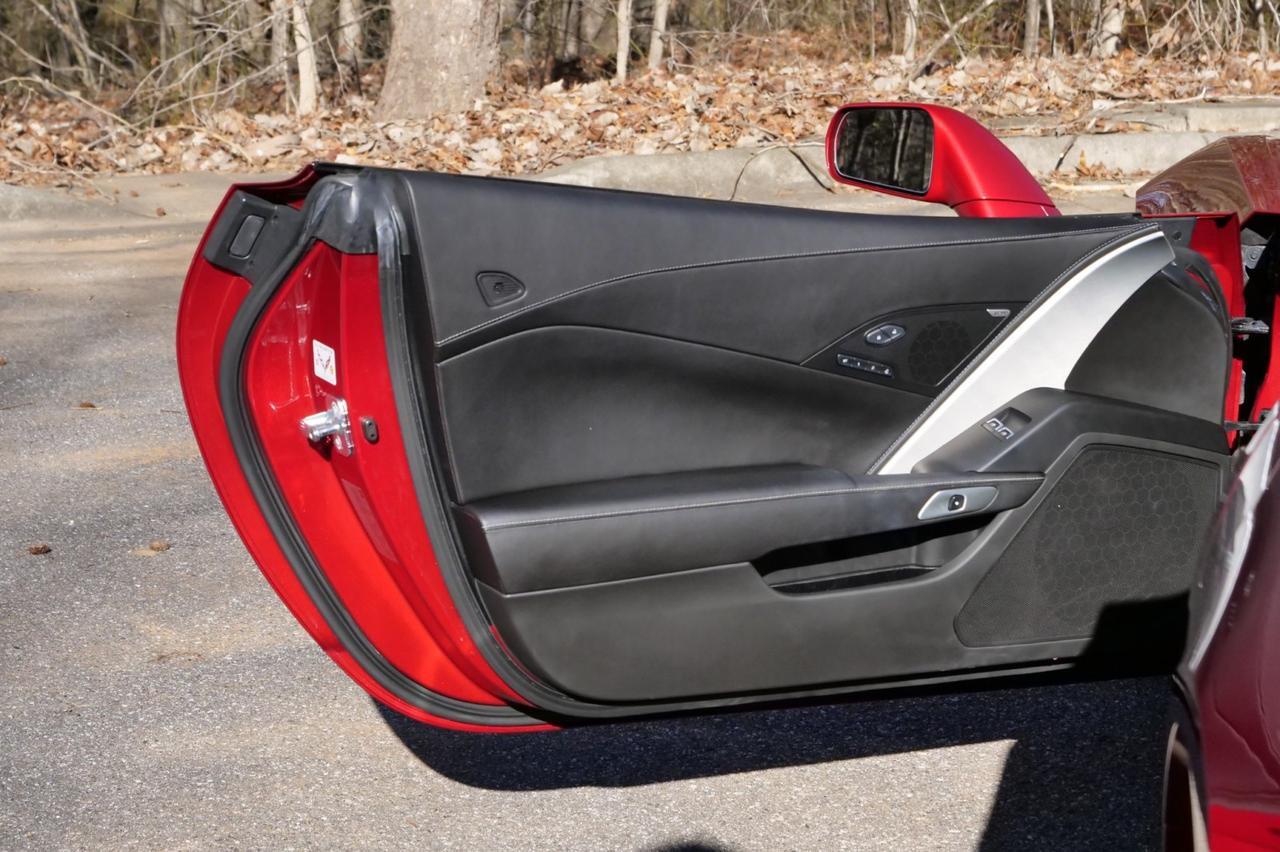 2014 Chevrolet Corvette Stingray Convertible 2LT / 6.2L V8 / Performance Exhaust! Lincolnton NC